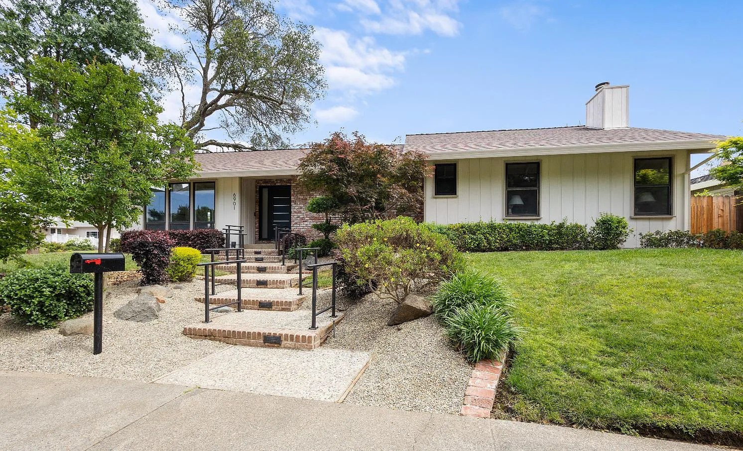 6901 Lincoln Creek Cir